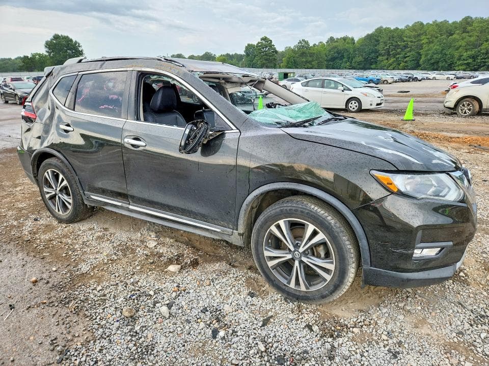 2017 NISSAN ROGUE SL 4