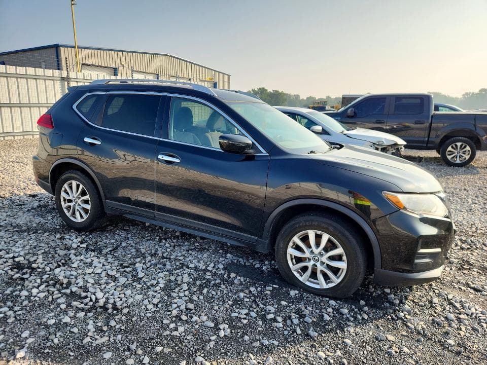 2017 NISSAN ROGUE SV 4
