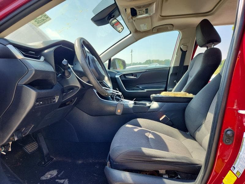 2019 TOYOTA RAV4 XLE 7