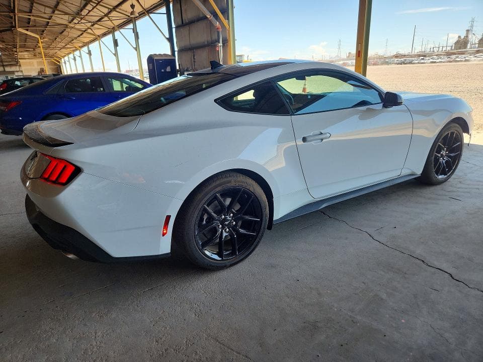 2025 FORD MUSTANG 3