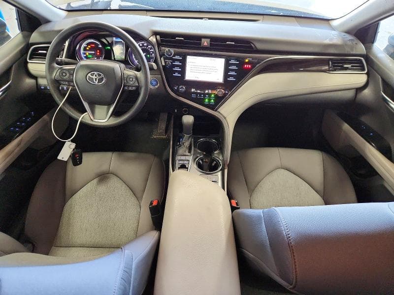 2019 TOYOTA CAMRY LE 8