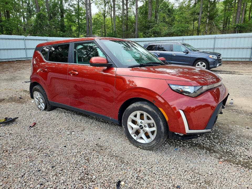 2023 KIA SOUL LX 4