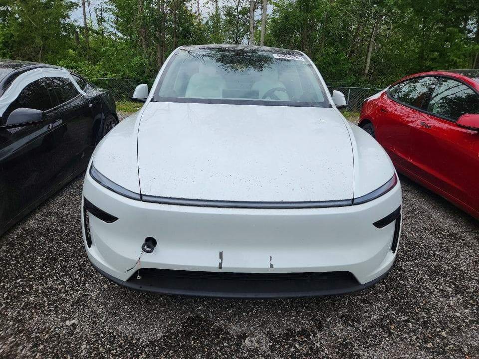 2026 TESLA MODEL Y 5