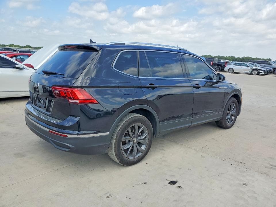 2023 VOLKSWAGEN TIGUAN SE 3