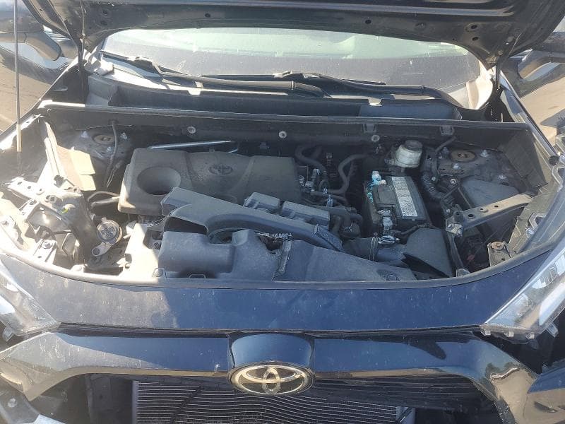 2019 TOYOTA RAV4 XLE 12