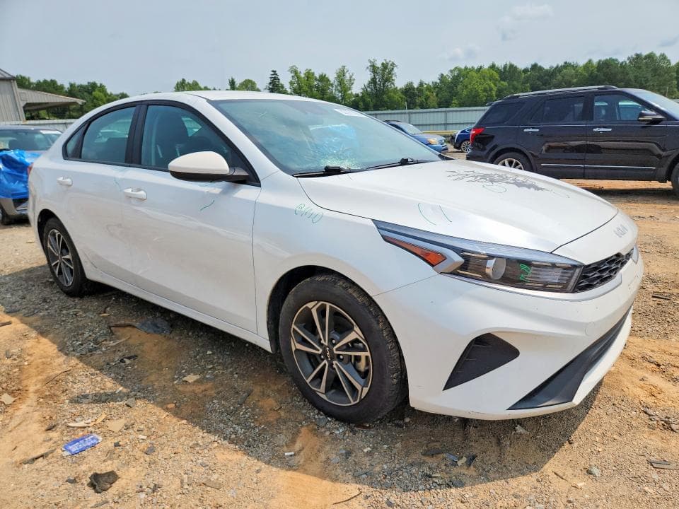 2024 KIA FORTE LXS 4
