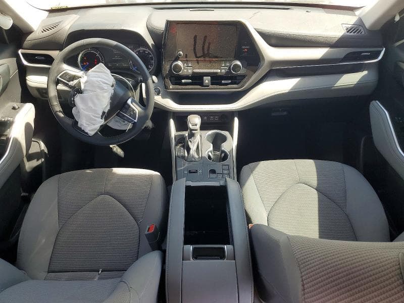 2023 TOYOTA HIGHLANDER HYBRID LE 8