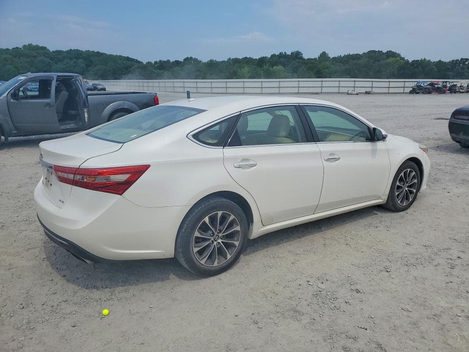 2018 TOYOTA AVALON XLE 3