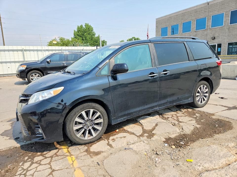 2018 TOYOTA SIENNA XLE 7-PASSENGER - 1