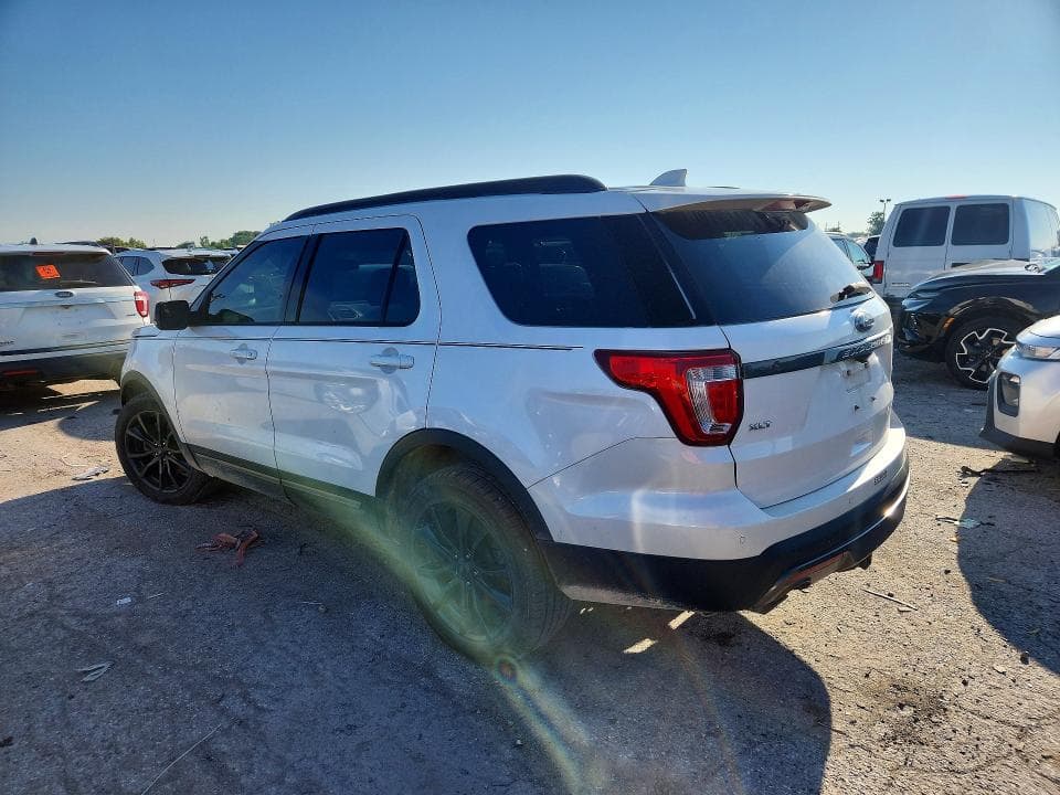 2017 FORD EXPLORER XLT 2