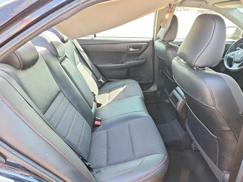 2017 TOYOTA CAMRY SE 10