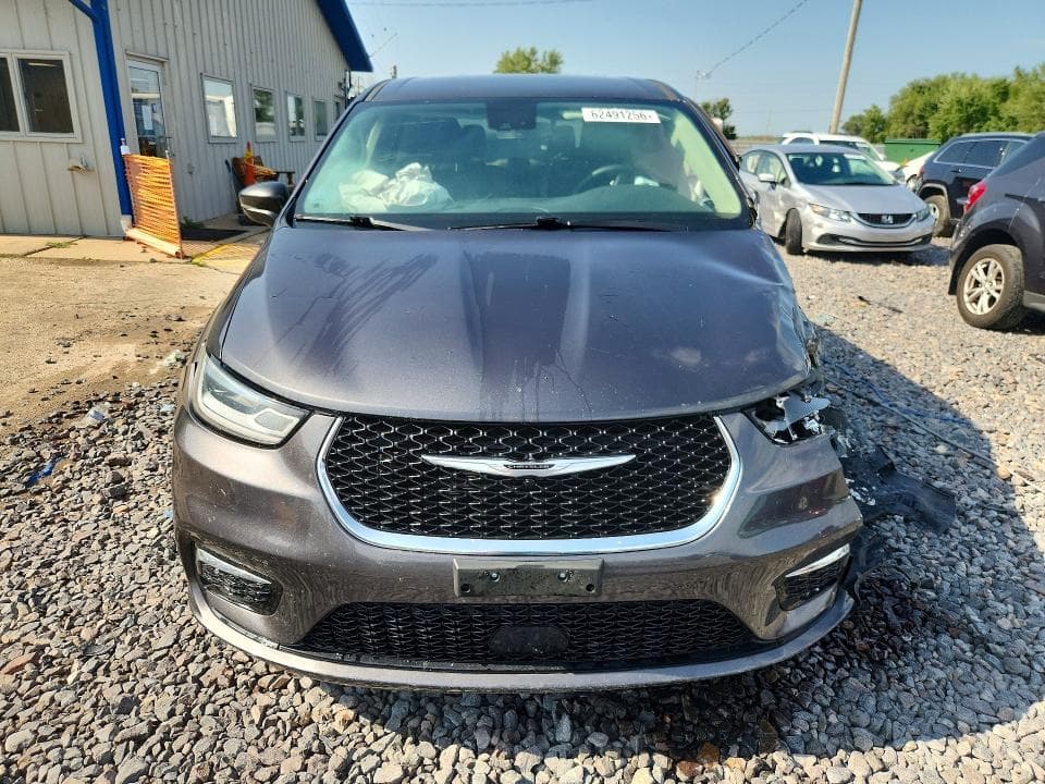 2023 CHRYSLER PACIFICA TOURING L 5