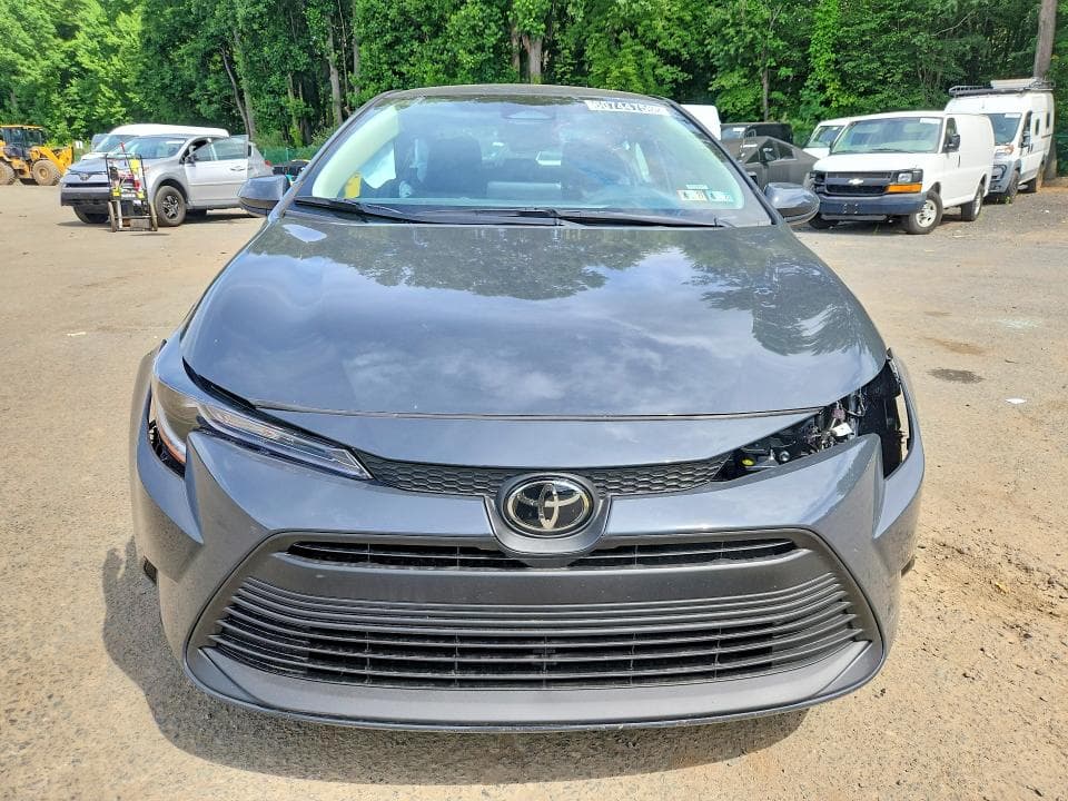 2026 TOYOTA COROLLA LE 5