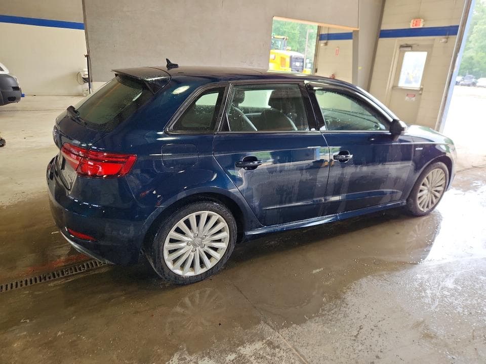 2017 AUDI A3 E-TRON PREMIUM 3
