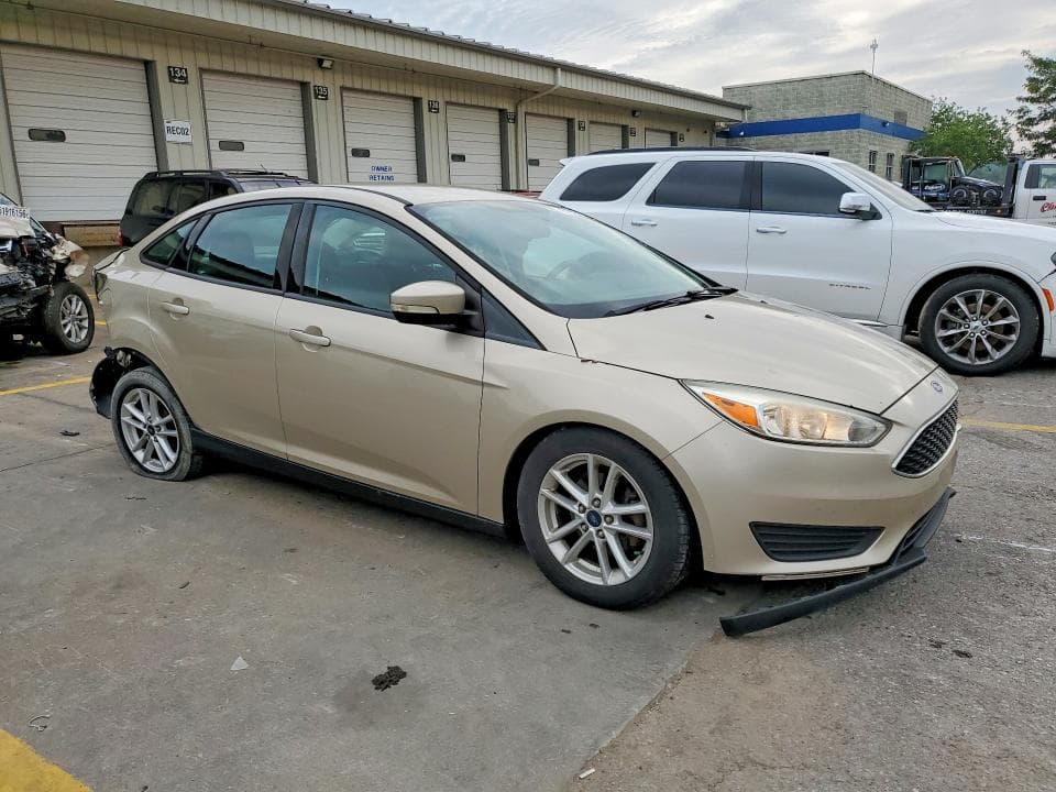 2017 FORD FOCUS SE 4