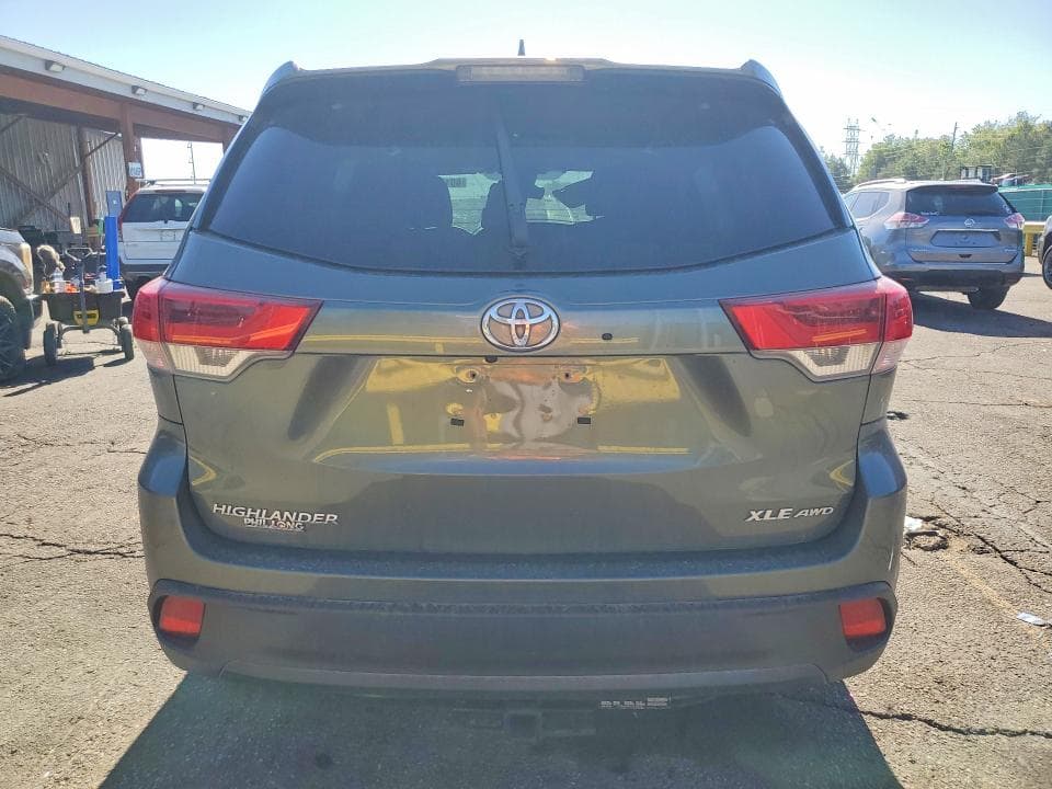 2017 TOYOTA HIGHLANDER XLE 6