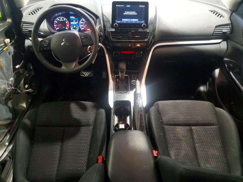 2022 MITSUBISHI ECLIPSE CROSS LE 8