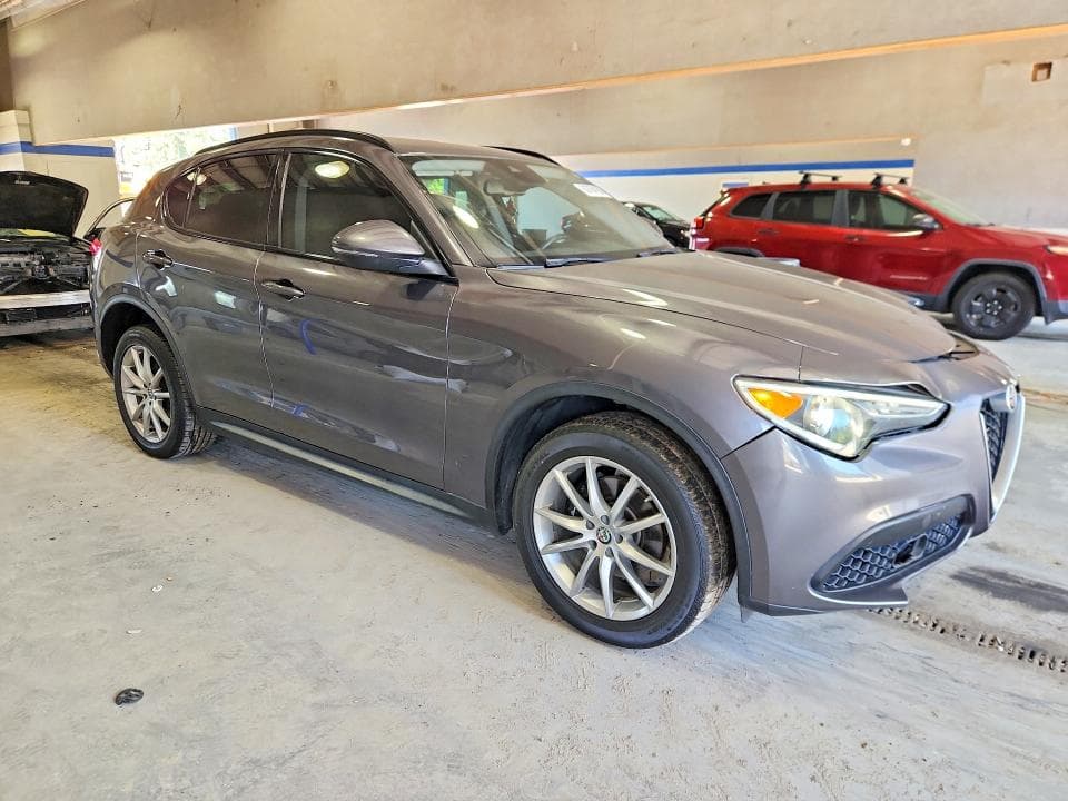 2018 ALFA ROMEO STELVIO 4