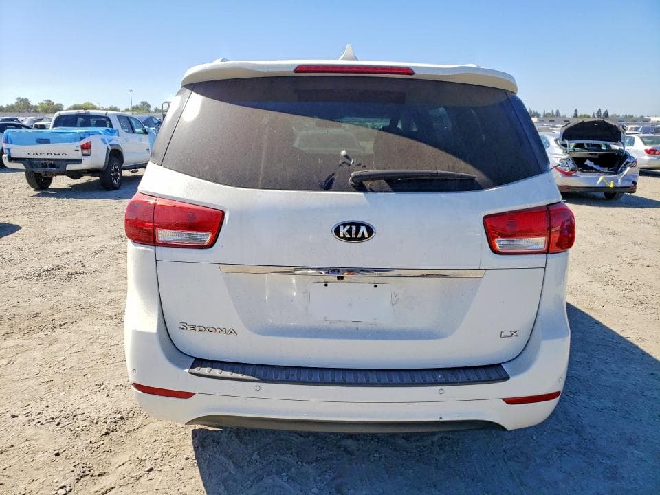 2017 KIA SEDONA LX 6