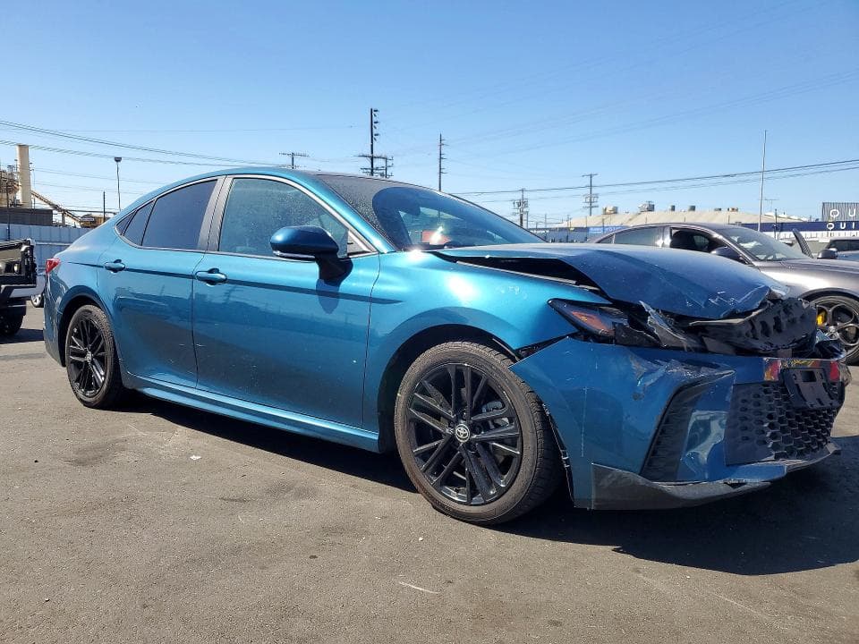 2025 TOYOTA CAMRY SE 4