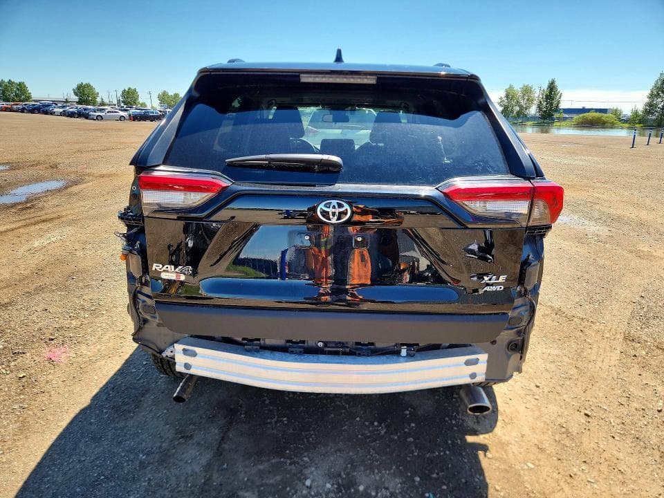 2024 TOYOTA RAV4 XLE 6