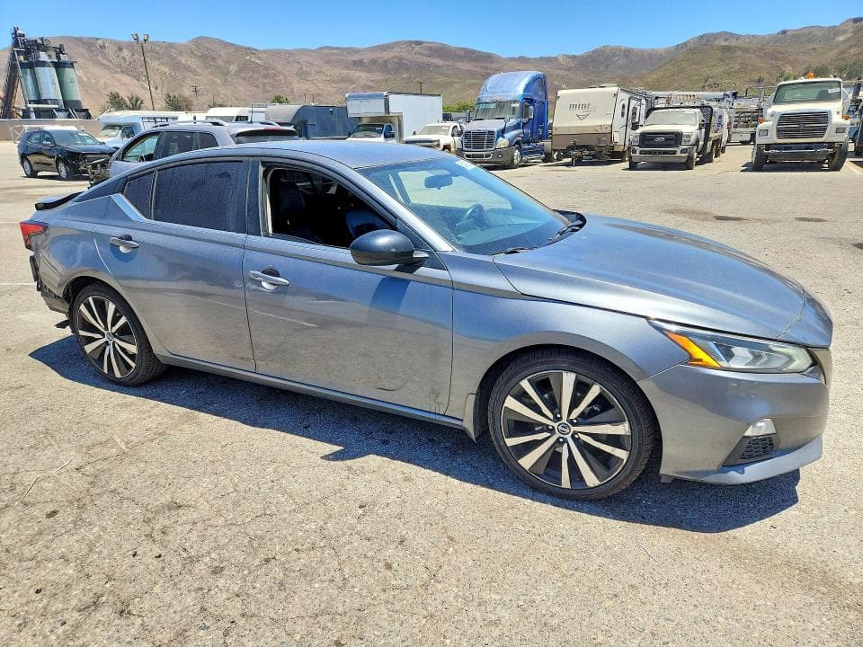 2019 NISSAN ALTIMA SR 4