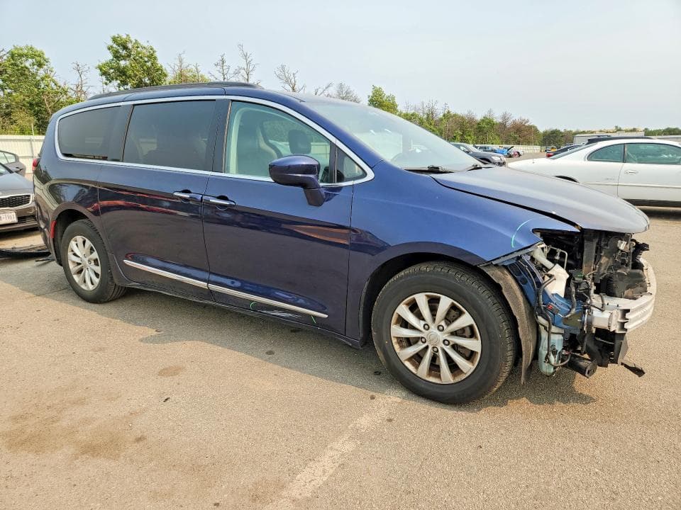 2017 CHRYSLER PACIFICA TOURING L 4
