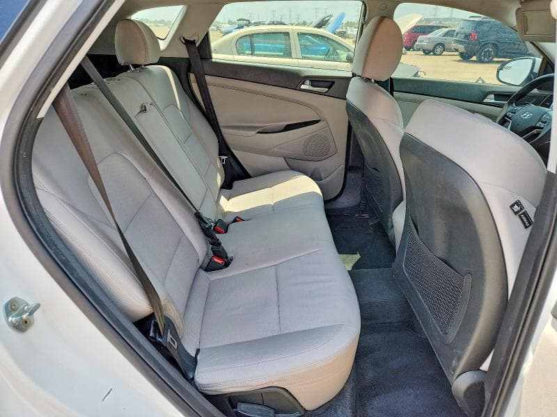 2020 HYUNDAI TUCSON SE 11