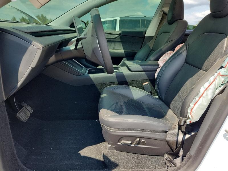 2026 TESLA MODEL Y 7