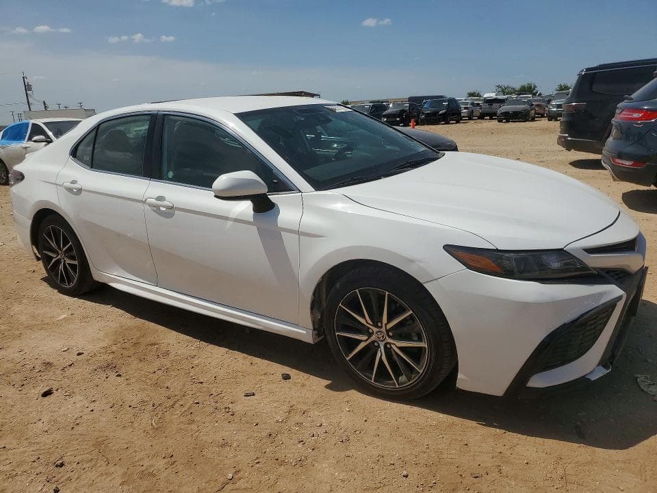 2021 TOYOTA CAMRY SE 4