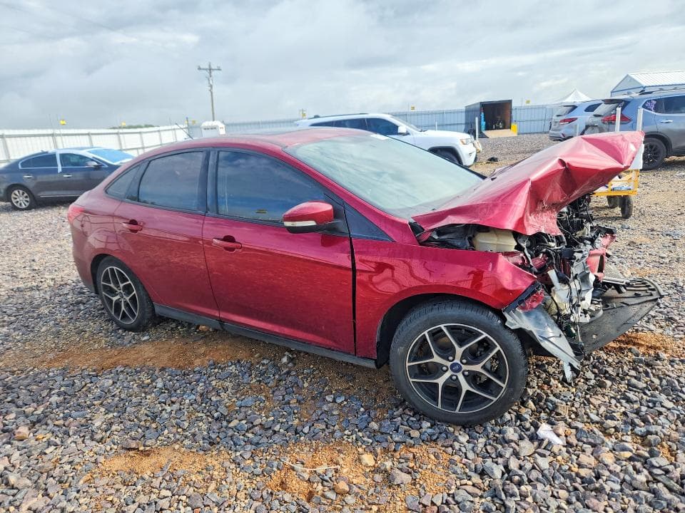 2017 FORD FOCUS SEL 4