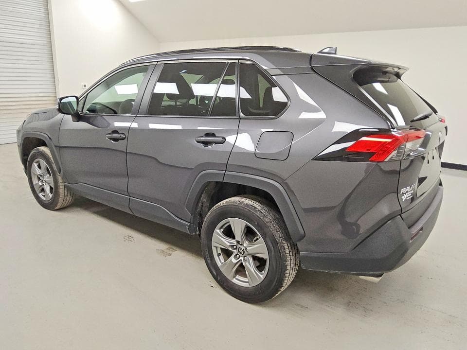 2024 TOYOTA RAV4 XLE 2
