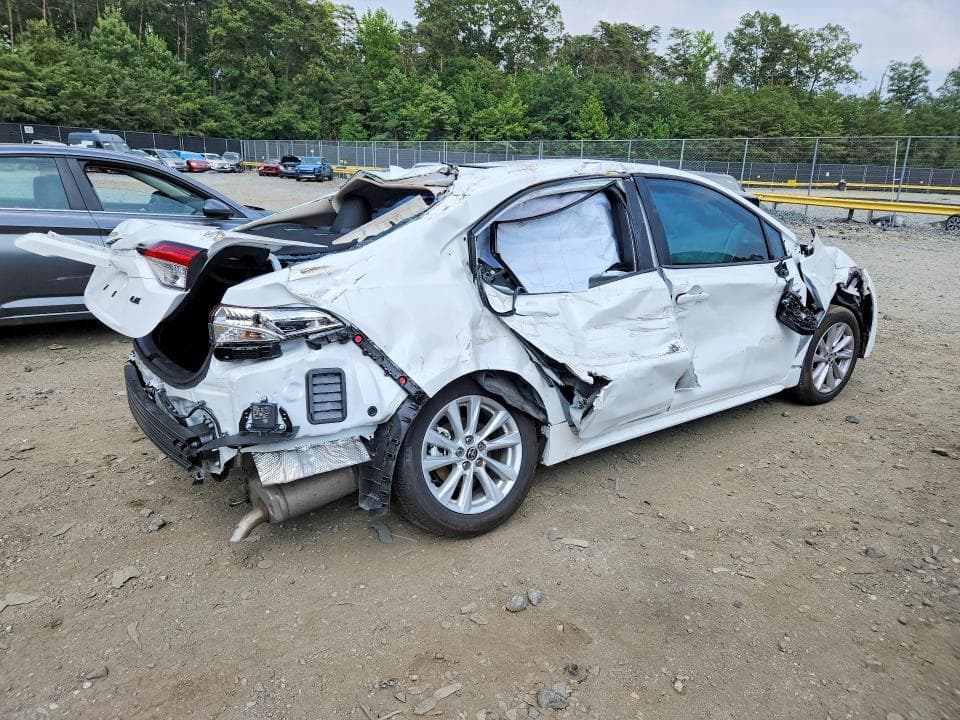 2026 TOYOTA COROLLA LE 3