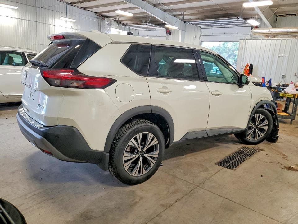 2021 NISSAN ROGUE SV 3