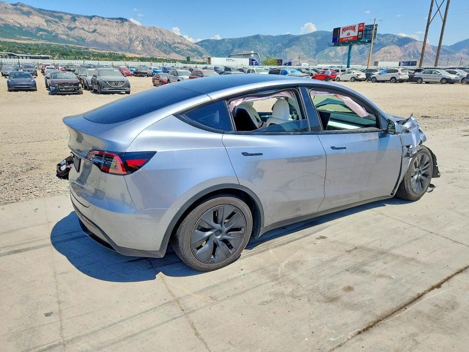 2024 TESLA MODEL Y 3