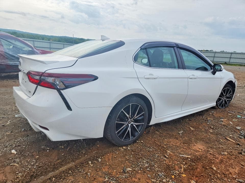 2021 TOYOTA CAMRY SE 3