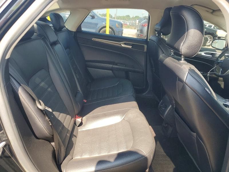 2017 FORD FUSION SE 10