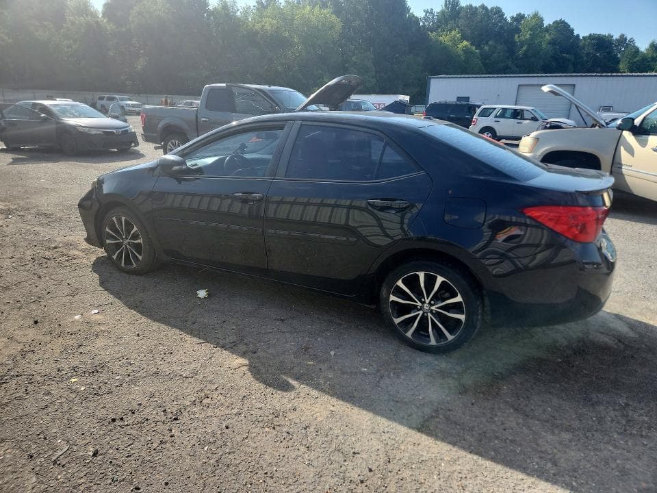 2017 TOYOTA COROLLA XSE 2