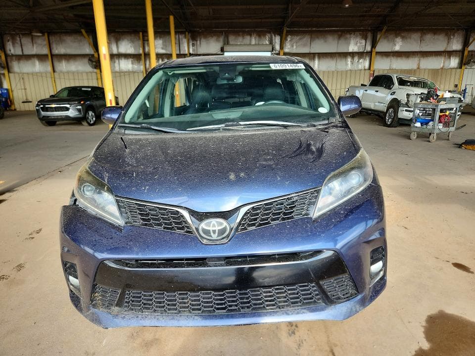 2018 TOYOTA SIENNA SE PREMIUM 8-PASSENGER 5