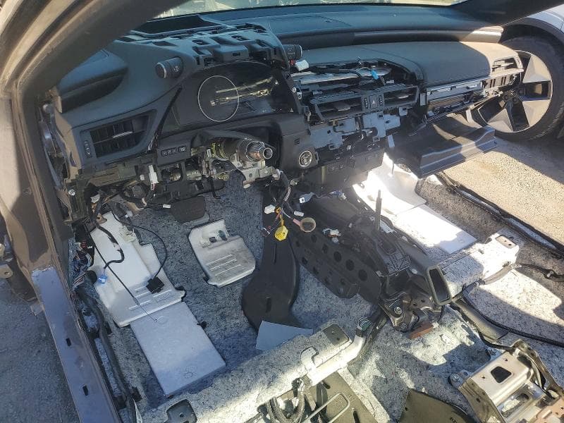 2025 LEXUS ES 300H BASE 8
