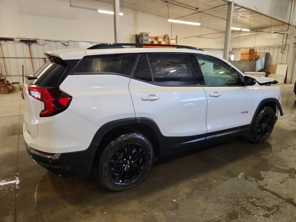 2023 GMC TERRAIN AT4 3