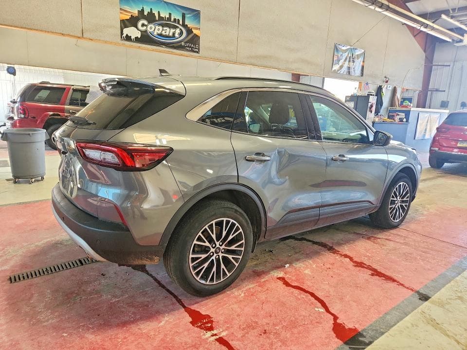 2023 FORD ESCAPE 3