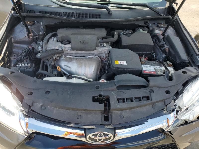 2017 TOYOTA CAMRY SE 11