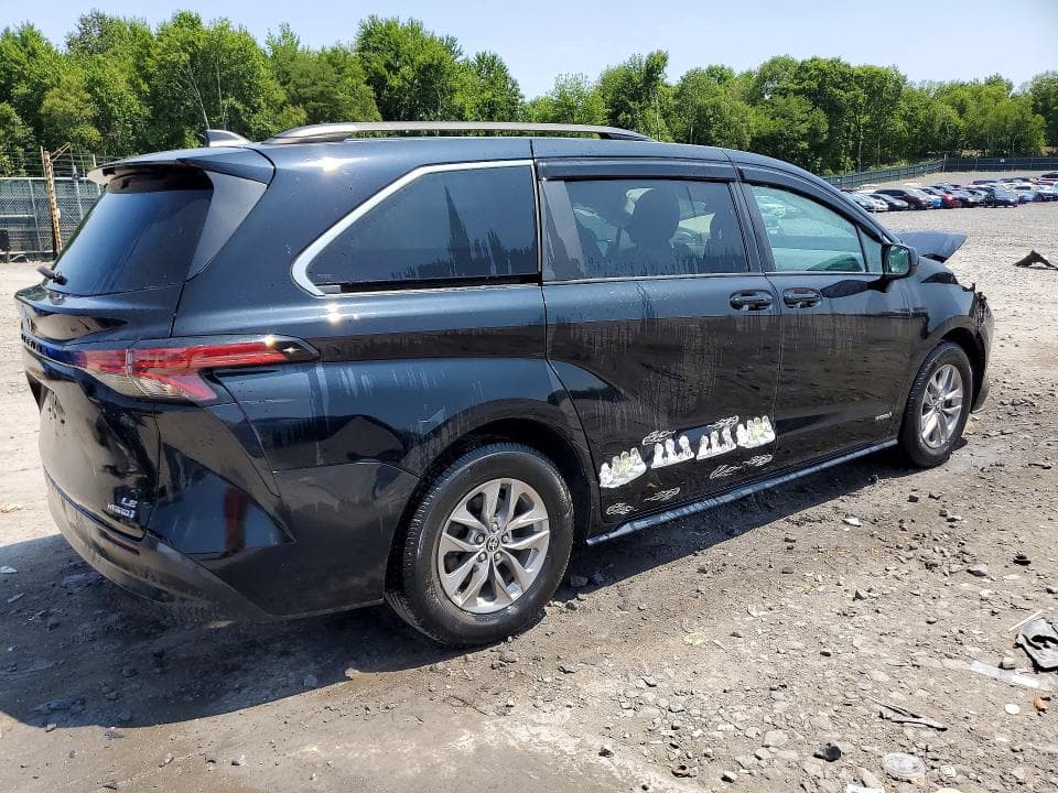 2021 TOYOTA SIENNA LE 3