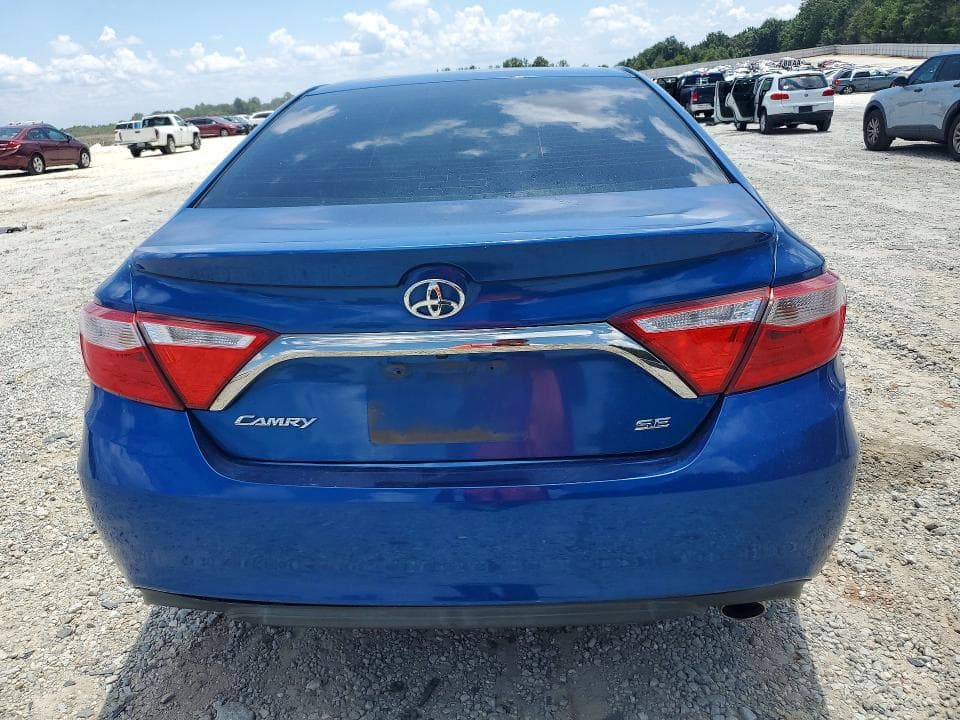 2017 TOYOTA CAMRY SE 6