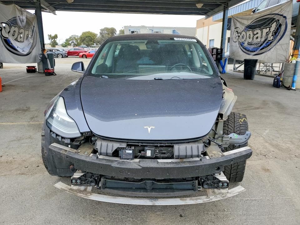 2018 TESLA MODEL 3 5
