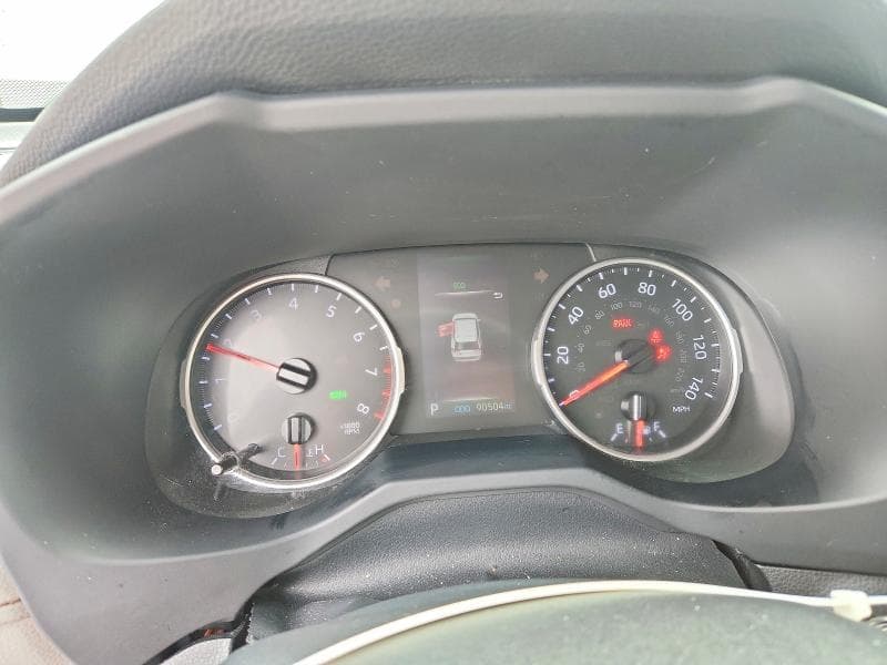 2020 TOYOTA RAV4 XLE 9