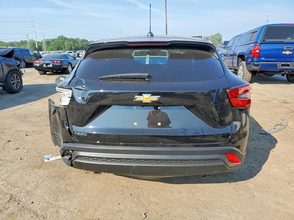2024 CHEVROLET TRAX LS 6