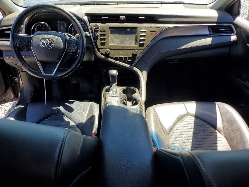 2020 TOYOTA CAMRY SE 8