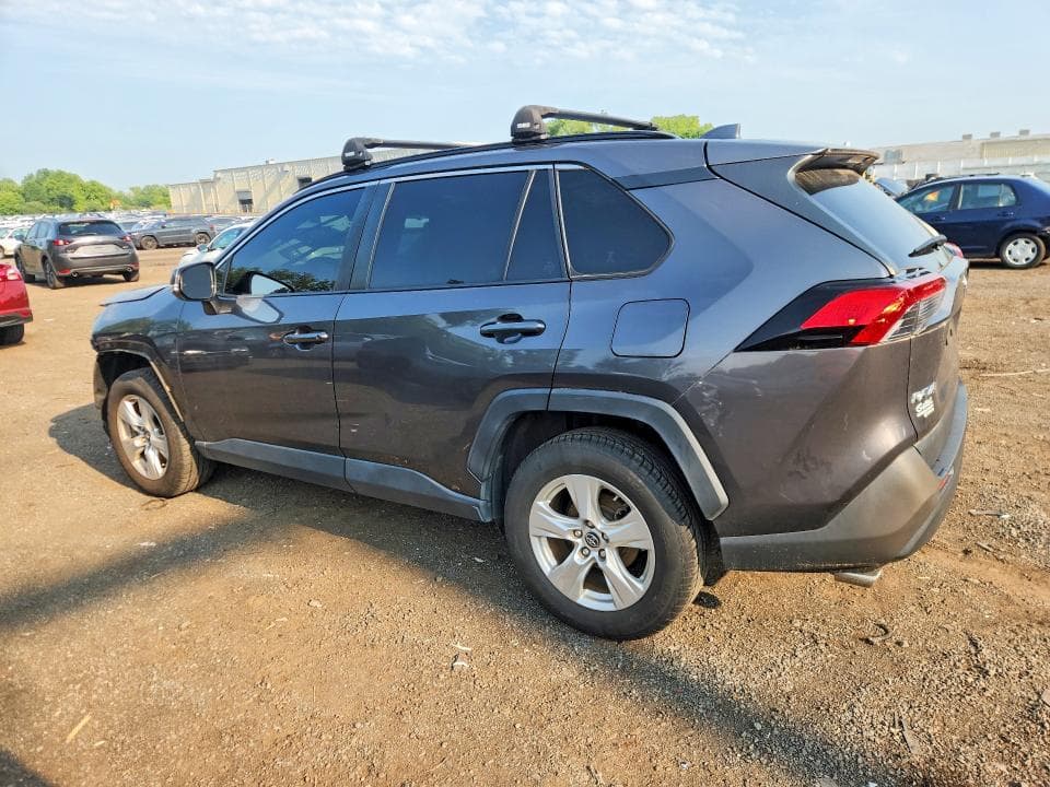 2019 TOYOTA RAV4 XLE 2